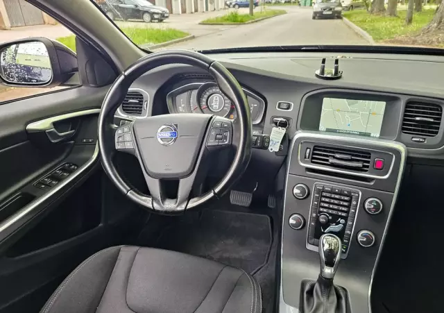 VOLVO V60 D2 Geartronic Kinetic