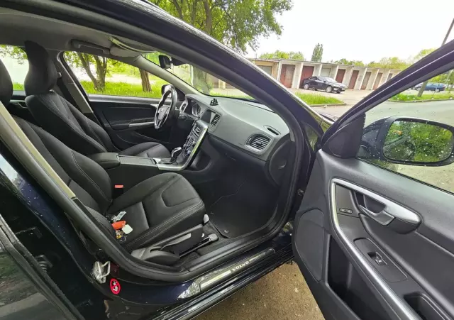 VOLVO V60 D2 Geartronic Kinetic