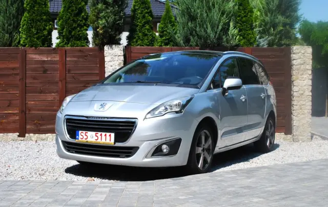 PEUGEOT 5008 2.0 HDi Allure 7os
