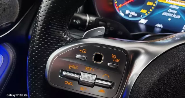 MERCEDES-BENZ GLC 300 d 4Matic 9G-TRONIC AMG Line Plus