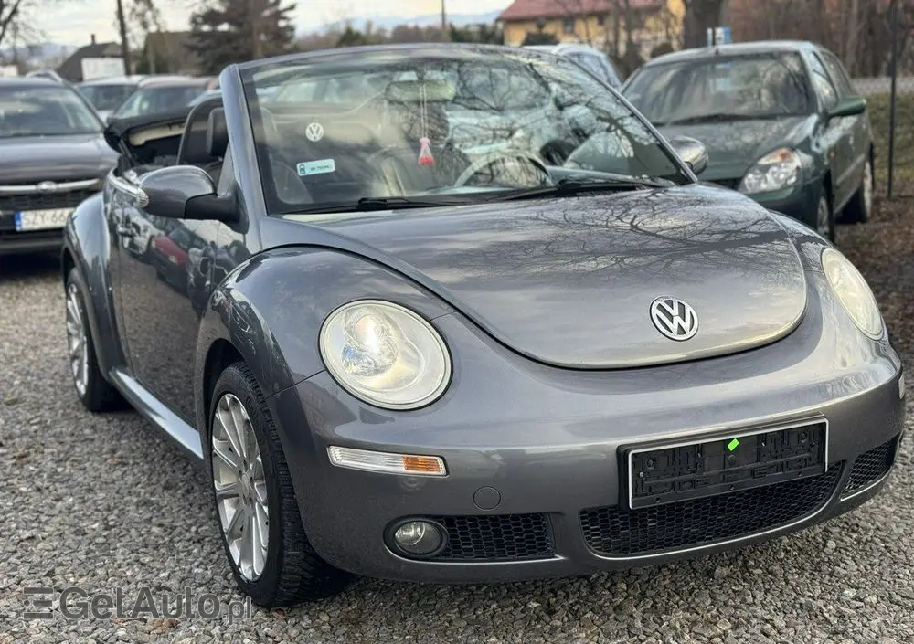VOLKSWAGEN New Beetle 