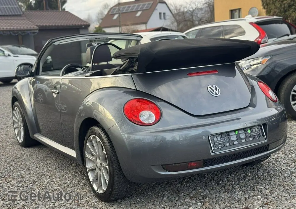 VOLKSWAGEN New Beetle 