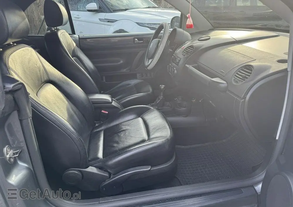 VOLKSWAGEN New Beetle 