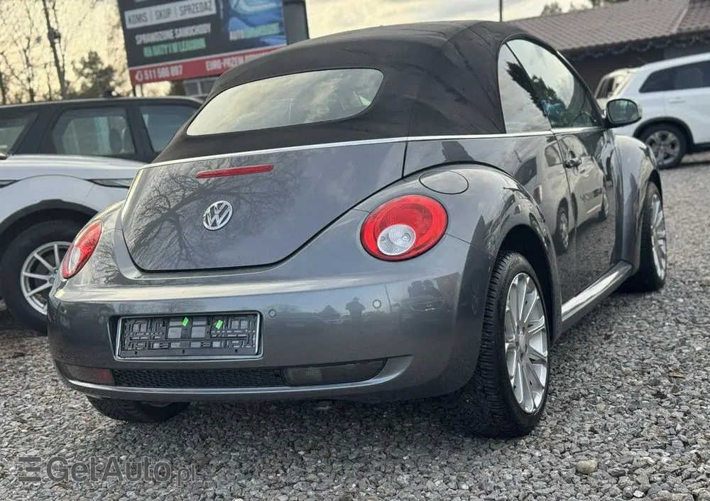 VOLKSWAGEN New Beetle 