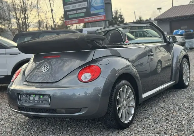 VOLKSWAGEN New Beetle 