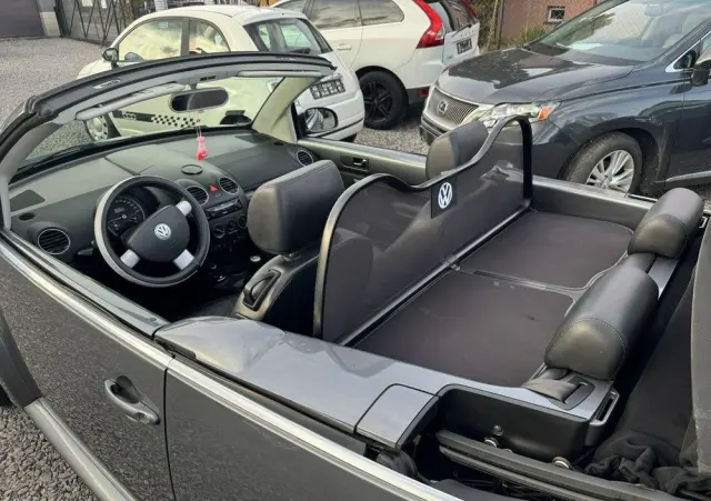 VOLKSWAGEN New Beetle 