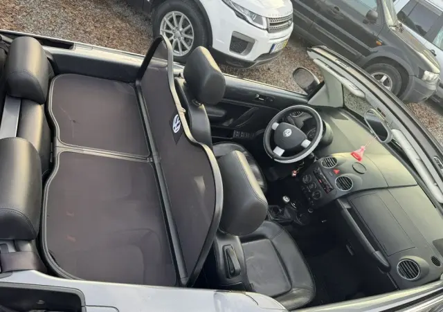 VOLKSWAGEN New Beetle 