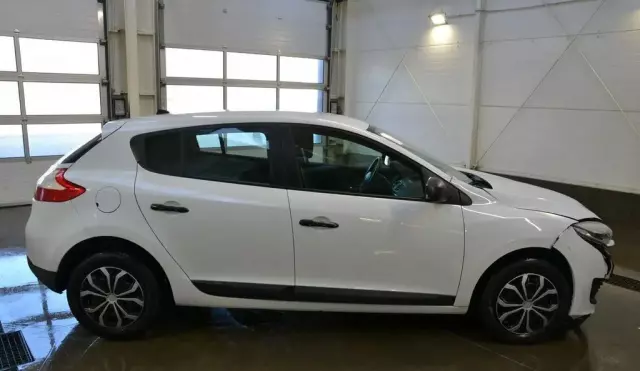 RENAULT Megane 