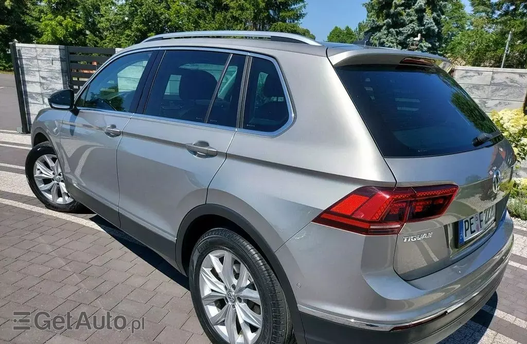 VOLKSWAGEN Tiguan 