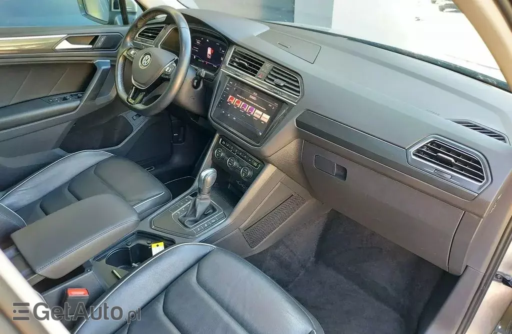 VOLKSWAGEN Tiguan 