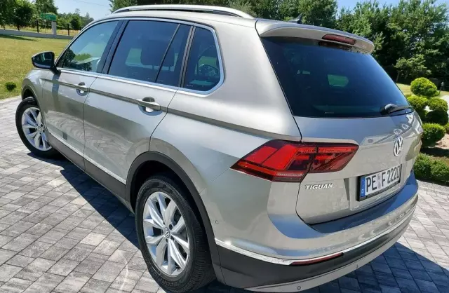 VOLKSWAGEN Tiguan 