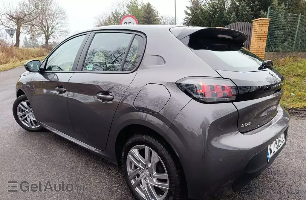 PEUGEOT 208 