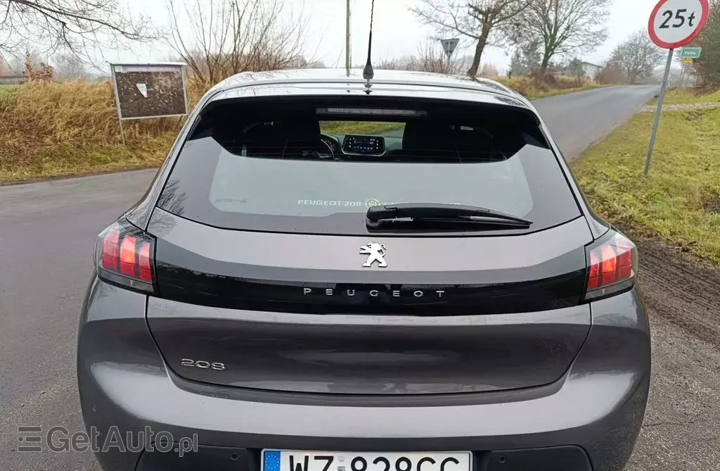 PEUGEOT 208 