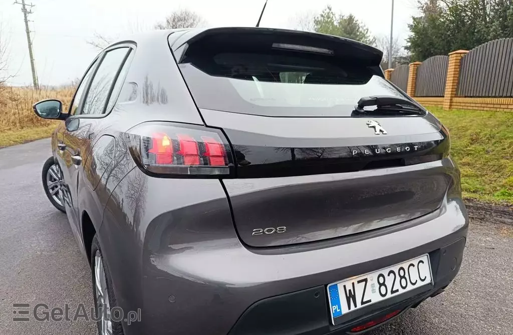 PEUGEOT 208 