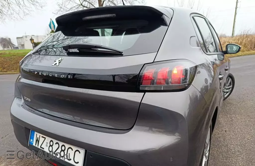 PEUGEOT 208 