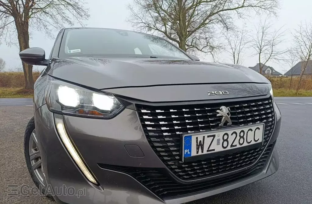 PEUGEOT 208 