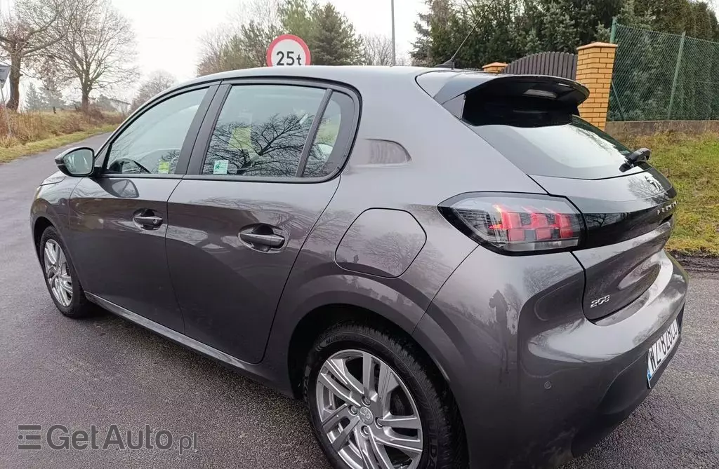 PEUGEOT 208 