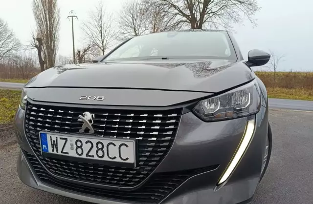 PEUGEOT 208 
