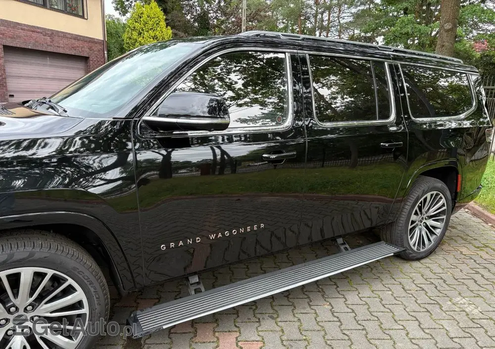 JEEP Grand Wagoneer 