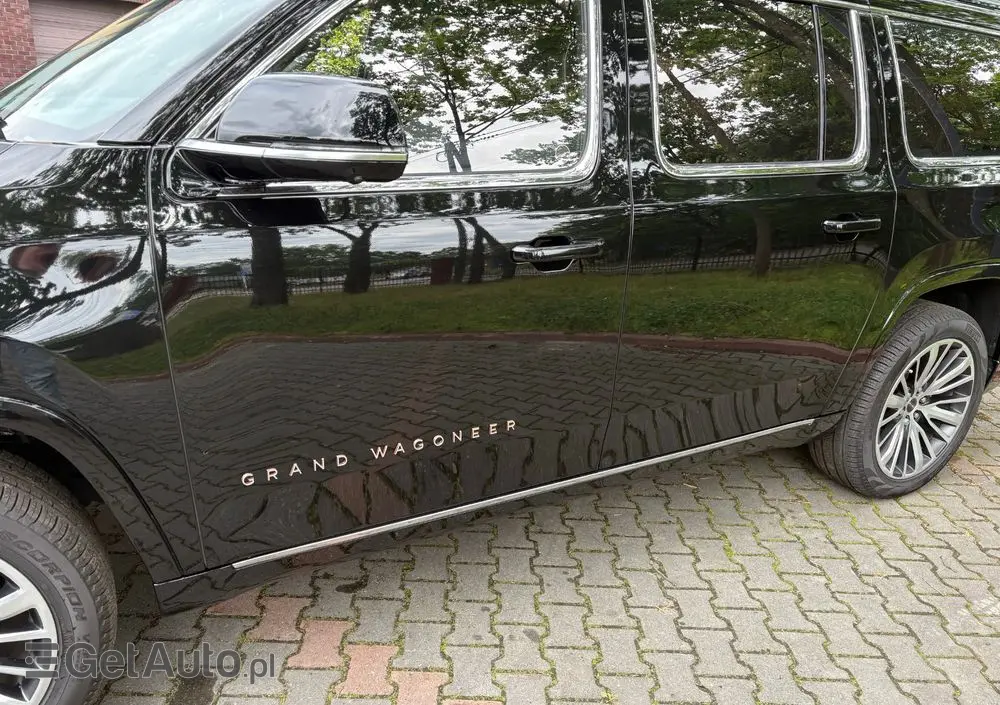 JEEP Grand Wagoneer 