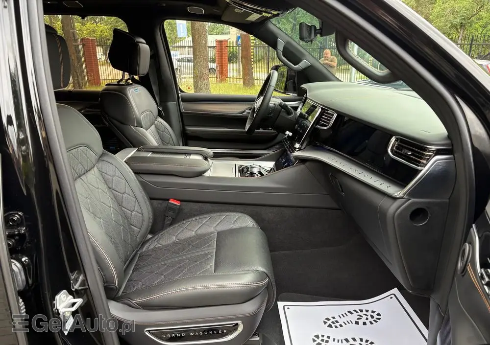 JEEP Grand Wagoneer 