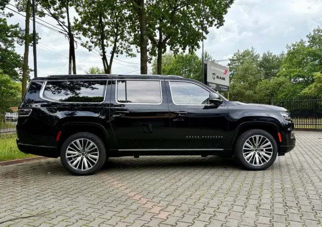 JEEP Grand Wagoneer 