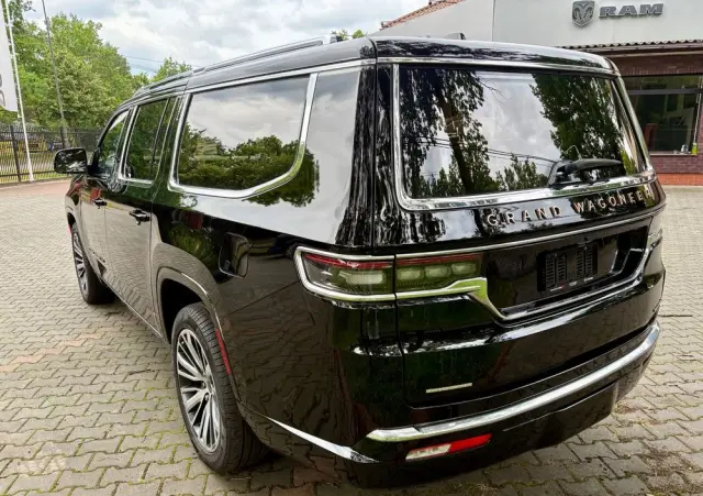 JEEP Grand Wagoneer 