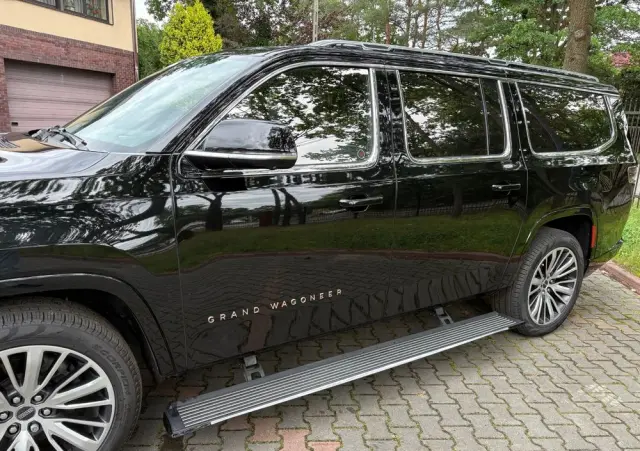 JEEP Grand Wagoneer 