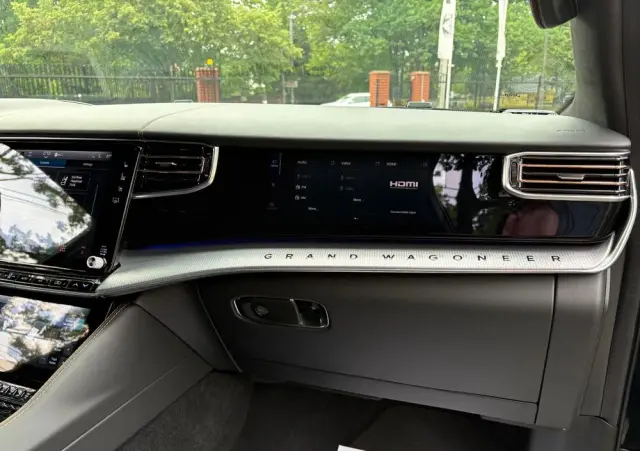 JEEP Grand Wagoneer 