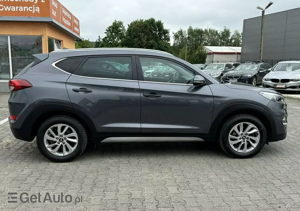 HYUNDAI Tucson 