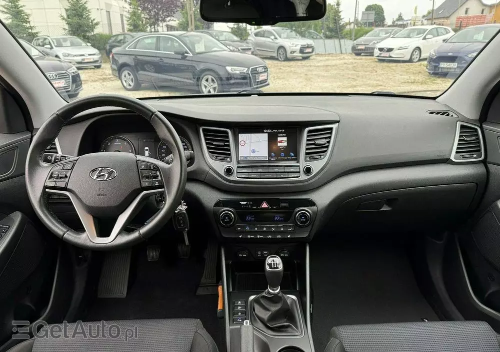 HYUNDAI Tucson 
