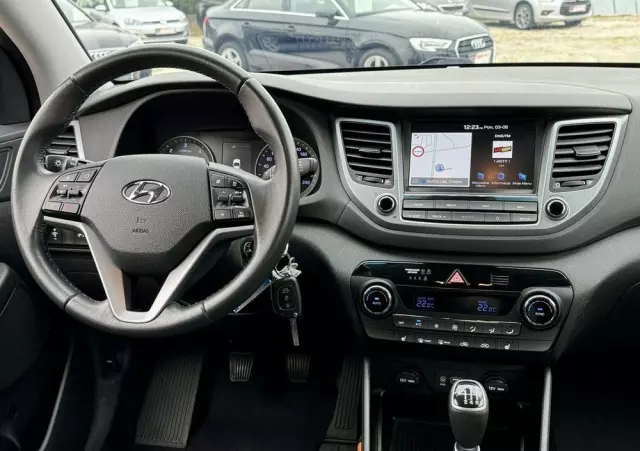 HYUNDAI Tucson 