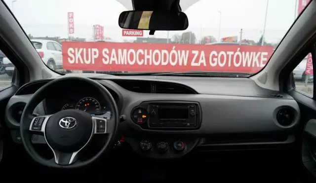 TOYOTA Yaris 