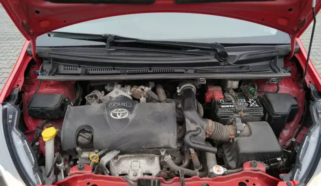 TOYOTA Yaris 