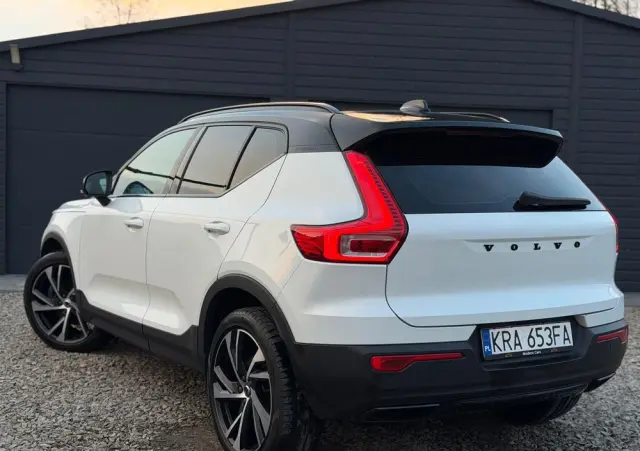 VOLVO XC 40 D4 AWD Geartronic R-Design