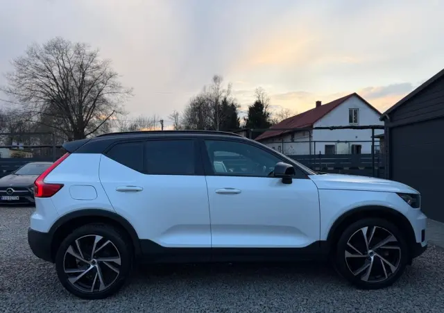 VOLVO XC 40 D4 AWD Geartronic R-Design