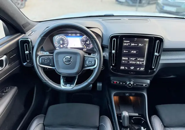 VOLVO XC 40 D4 AWD Geartronic R-Design