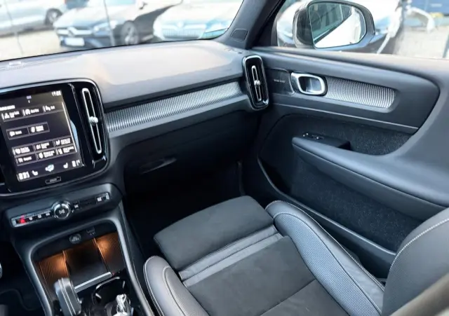 VOLVO XC 40 D4 AWD Geartronic R-Design