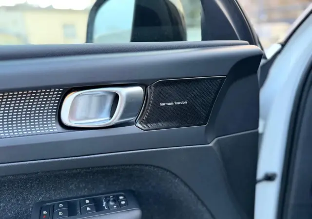 VOLVO XC 40 D4 AWD Geartronic R-Design