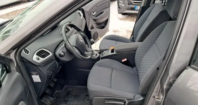 RENAULT Scenic 1.6 16V Expression