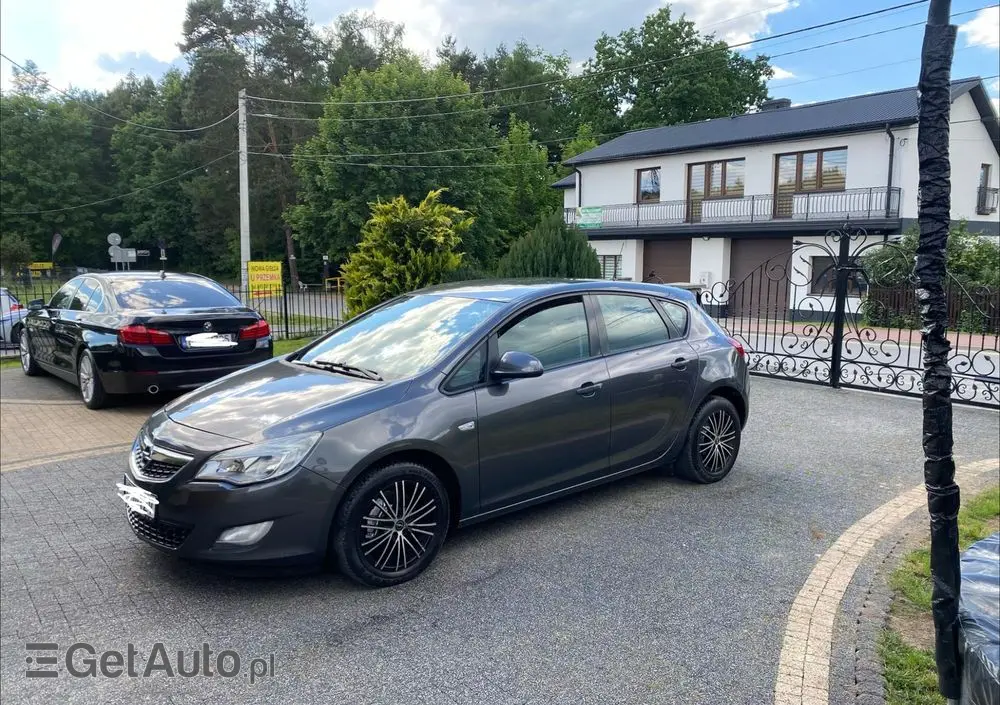 OPEL Astra 1.4 Cosmo