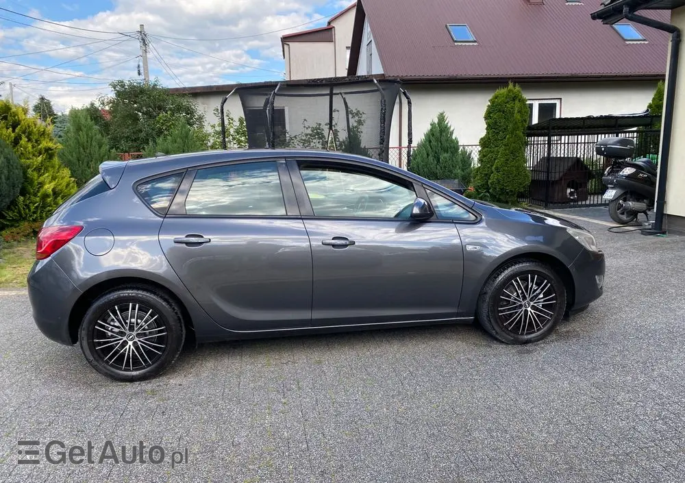 OPEL Astra 1.4 Cosmo