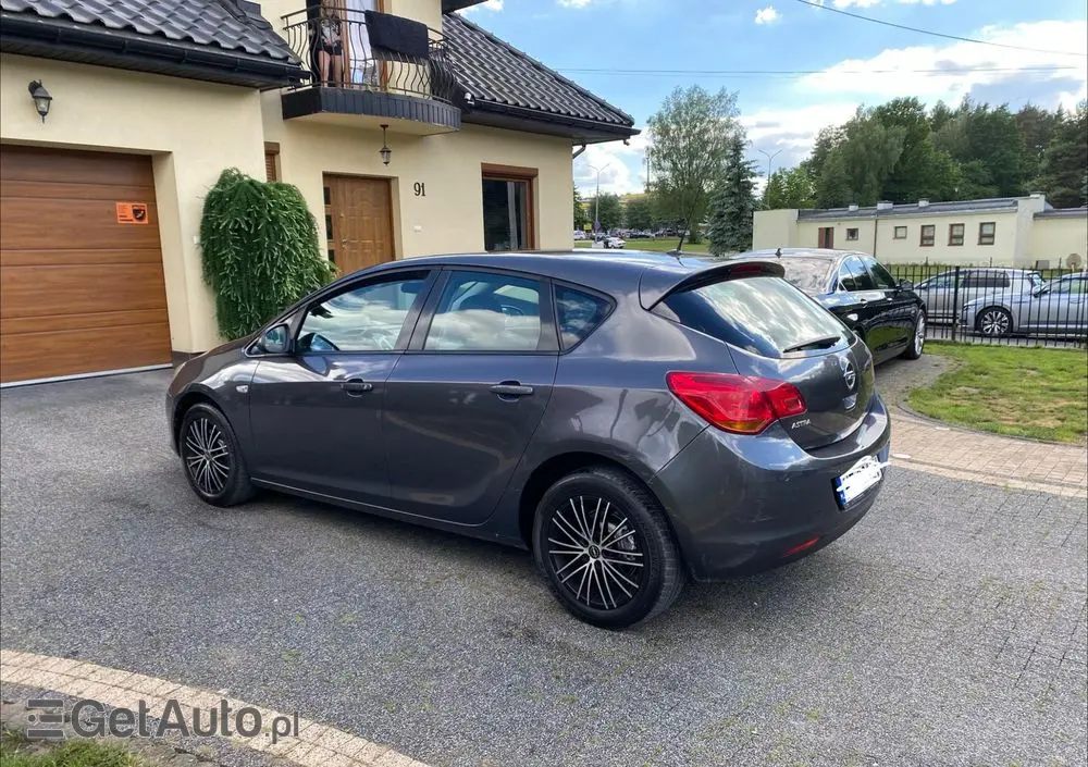OPEL Astra 1.4 Cosmo