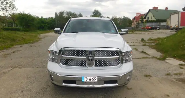 DODGE RAM 5.7 4x4