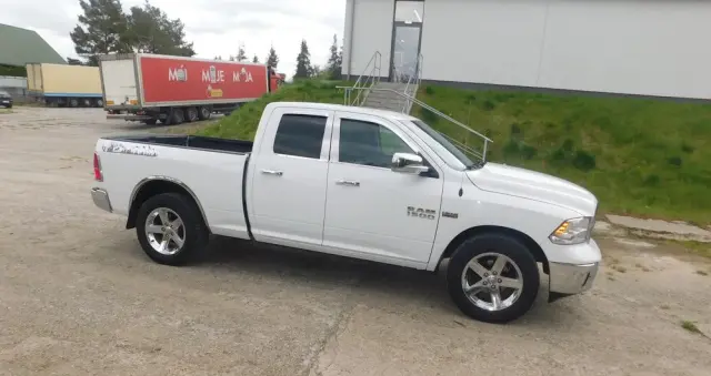 DODGE RAM 5.7 4x4