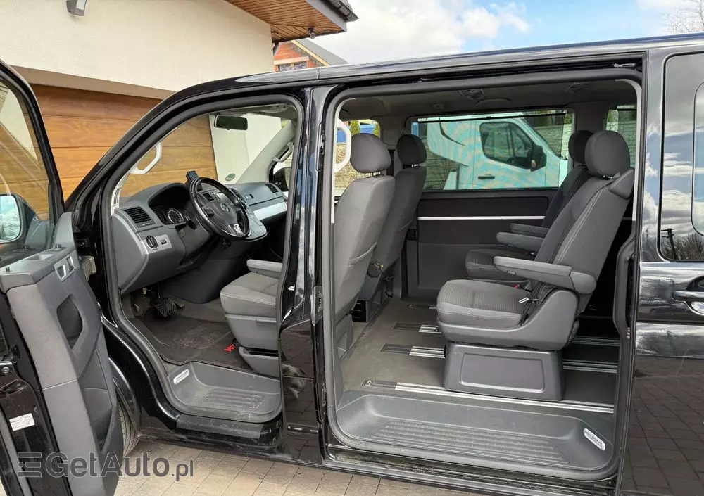 VOLKSWAGEN Multivan 