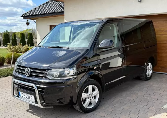VOLKSWAGEN Multivan 
