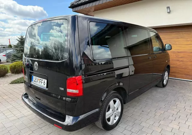 VOLKSWAGEN Multivan 
