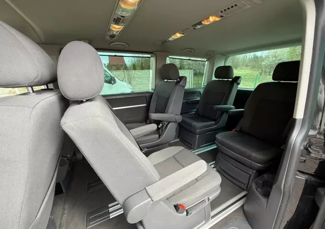 VOLKSWAGEN Multivan 