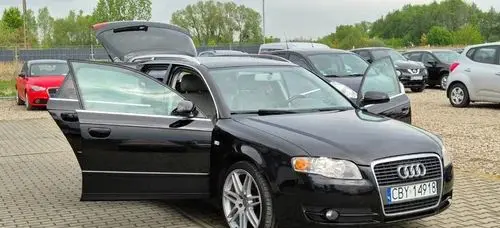 AUDI A4 